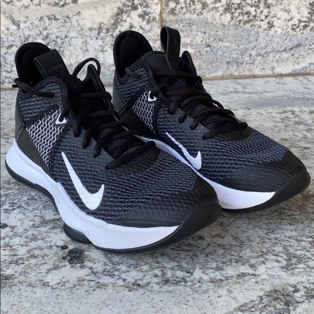 Men’s/Women’s Nike’s Lebron Basketball shoes